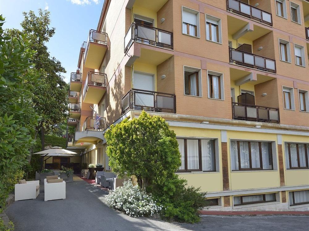 קיאנצ'נו טרמה Hotel Attico מראה חיצוני תמונה