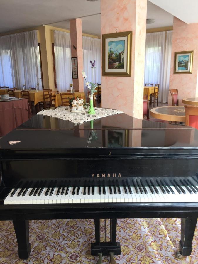 קיאנצ'נו טרמה Hotel Attico מראה חיצוני תמונה