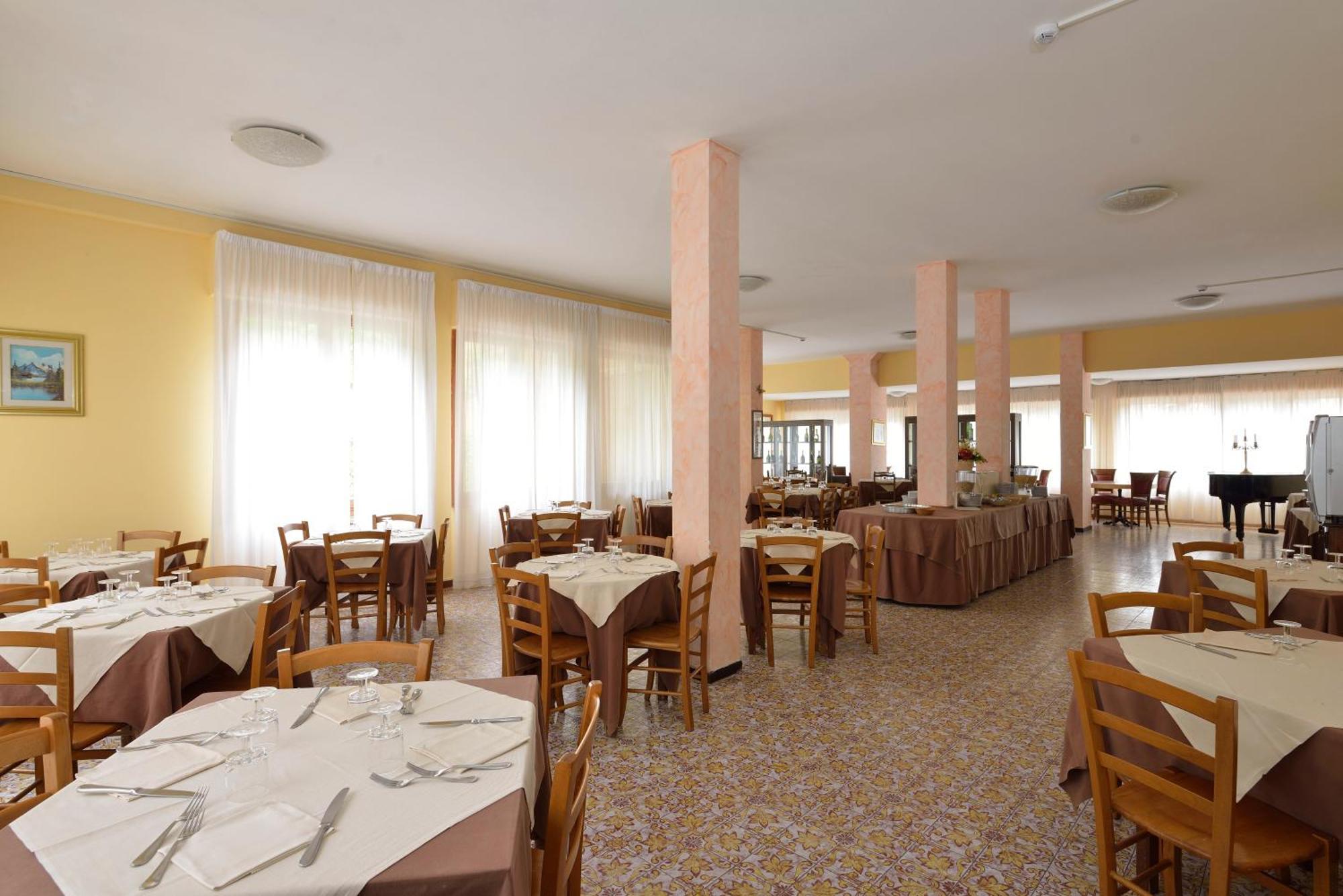 קיאנצ'נו טרמה Hotel Attico מראה חיצוני תמונה