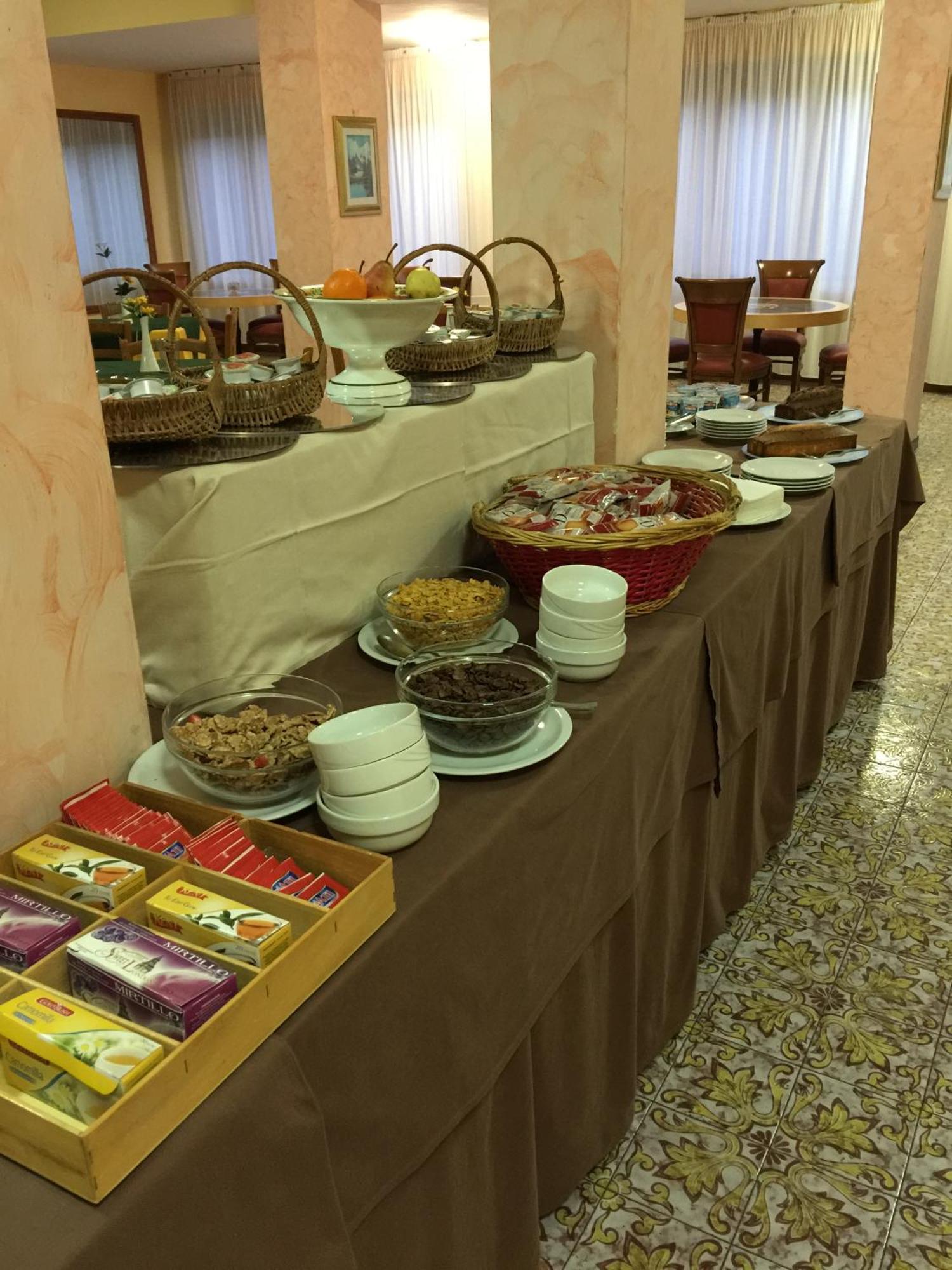 קיאנצ'נו טרמה Hotel Attico מראה חיצוני תמונה