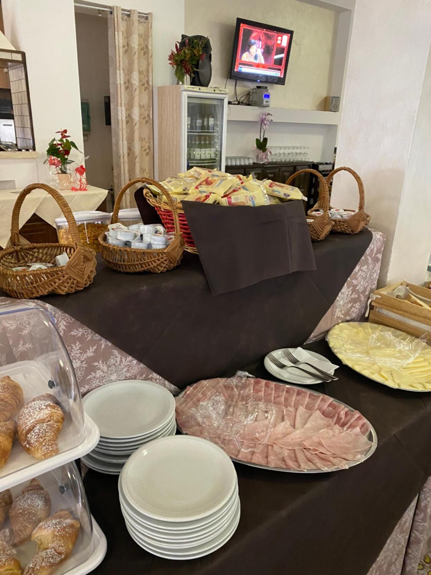 קיאנצ'נו טרמה Hotel Attico מראה חיצוני תמונה