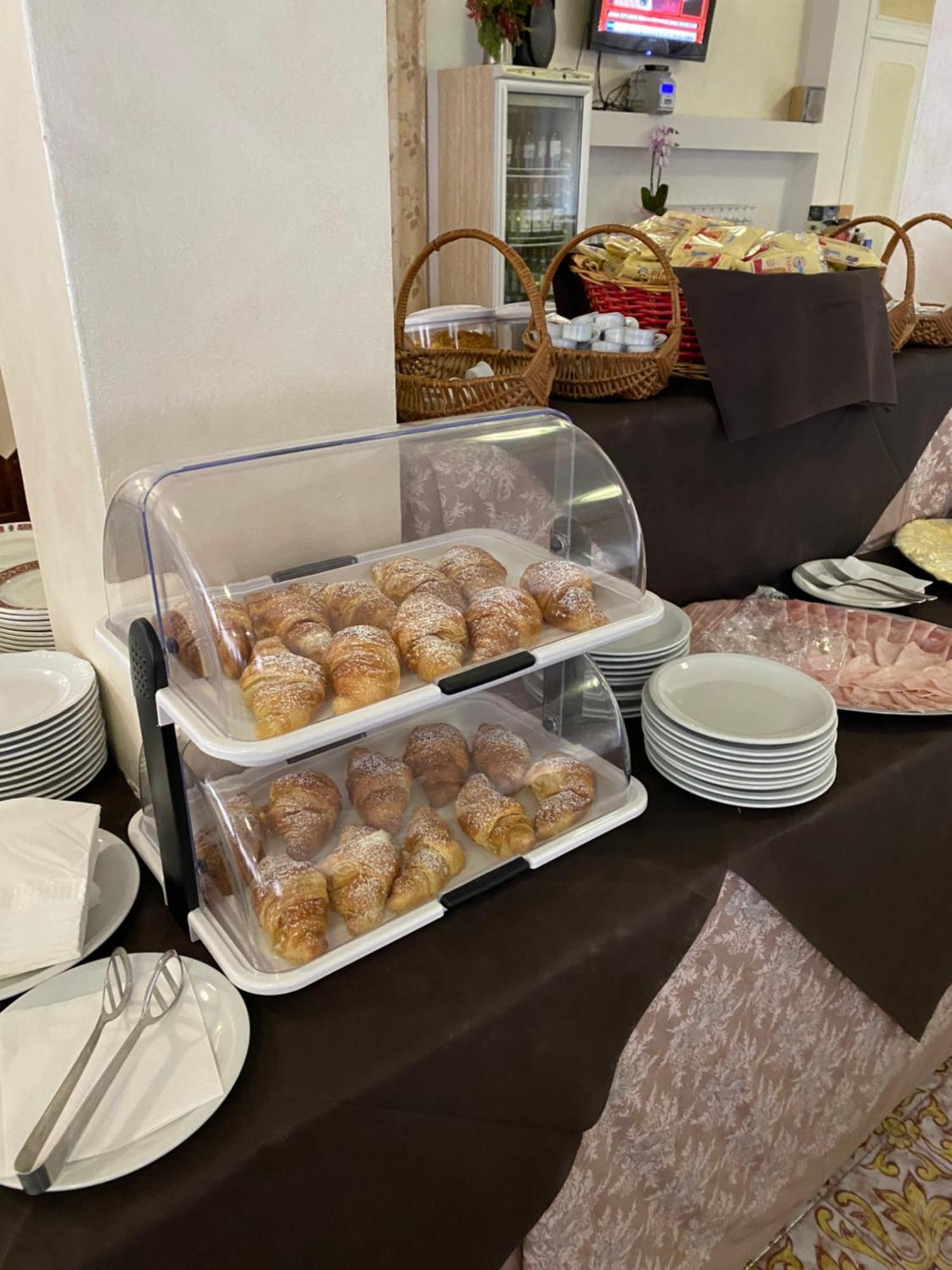 קיאנצ'נו טרמה Hotel Attico מראה חיצוני תמונה